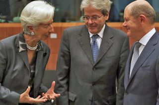 Σκοντάφτει η μείωση των πρωτογενών πλεονασμάτων
