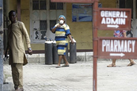 Φόβοι για πανδημία από τον ΠΟΥ, ενώ ο κορονοϊός εξαπλώνεται και σε νέες χώρες