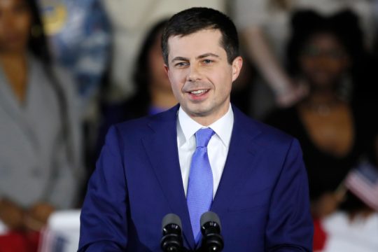 Νικητής ο Μπούτιτζιγκ, αλλά το φιάσκο των Δημοκρατικών παραμένει