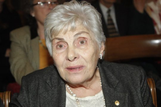 Στην εντατική η Κική Δημουλά