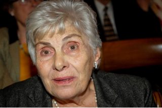 Η Δημουλά και το δικαίωμα στην τεμπελιά