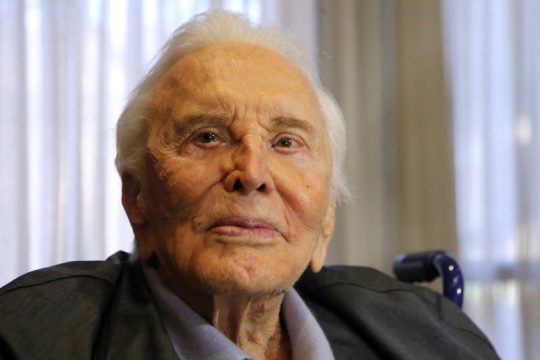 Πέθανε στα 103 του ο εμβληματικός Κερκ Ντάγκλας