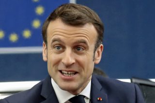 Πεδίο μάχης η γαλλική Εθνοσυνέλευση για τις συντάξεις