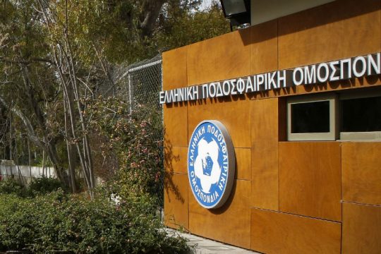«Σπρωχτός» ο πρόεδρος στην Ελβετία