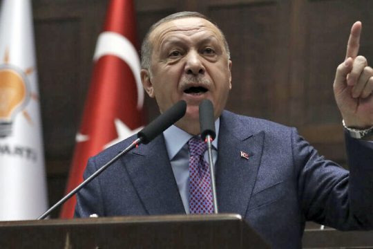 Ο Ερντογάν παίζει με τη φωτιά στη Συρία