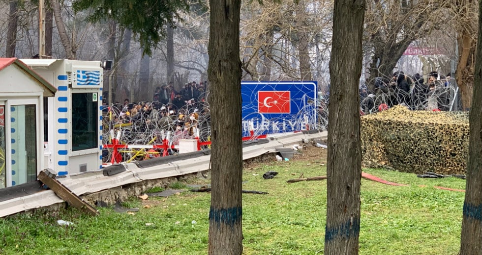 Χιλιάδες άνθρωποι όμηροι των παιχνιδιών του Ερντογάν στον Έβρο