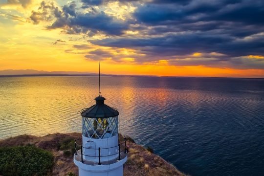 Καπνοί που αυλάκωναν τον ουρανό πριν σβήσουν