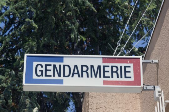 Επίθεση με μαχαίρι σε αστυνομικό τμήμα στη Γαλλία