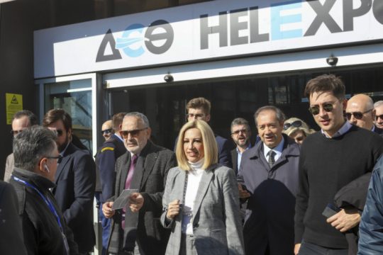 Πυρά κατά κυβέρνησης και προτάσεις για τους αγρότες από τη Γεννηματά