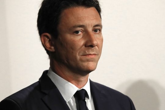 Δύο συλλήψεις για διαρροή ροζ βίντεο πρώην υποψήφιου δημάρχου στο Παρίσι