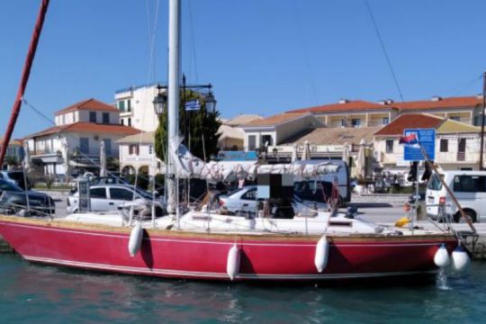 Ιστιοφόρο με 25 μετανάστες εντοπίστηκε στη Λευκάδα