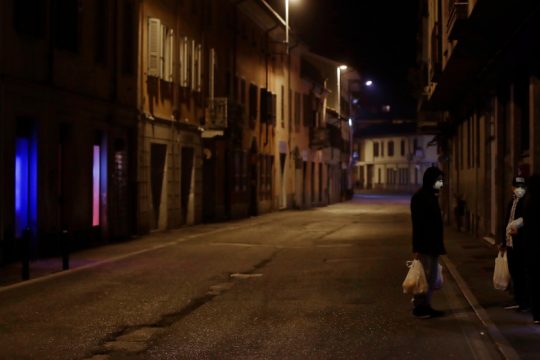 Κορονοϊός: Σε καραντίνα μπαίνουν ολόκληρες πόλεις στην Ιταλία