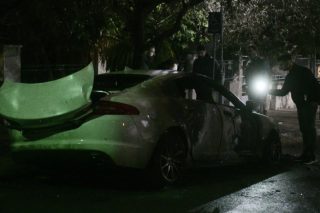 Πυρπόλησαν πολυτελές αυτοκίνητο που ανήκει σε εκδότη