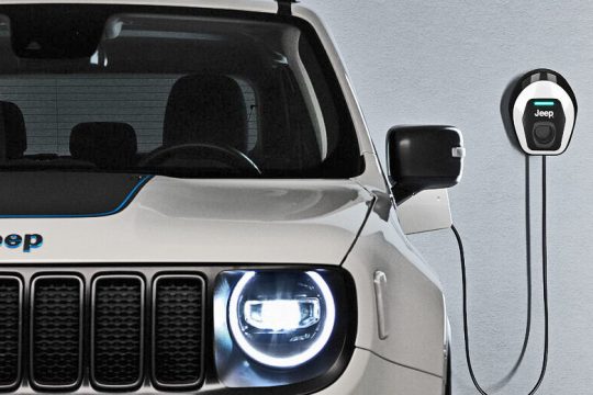 Jeep στην πρίζα