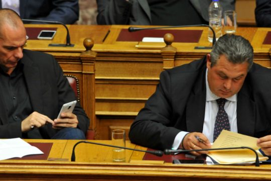 Αντάλλαξαν «πυρά» Βαρουφάκης – Καμμένος