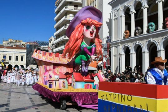Ματαιώνονται οι αποκριάτικες εκδηλώσεις σε όλη τη χώρα λόγω κορονοϊού