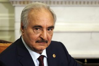 «Εκεχειρία» με ρουκέτες και παραβιάσεις του εμπάργκο