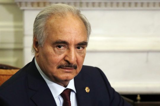 «Εκεχειρία» με ρουκέτες και παραβιάσεις του εμπάργκο