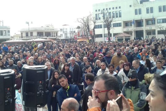 Στέλνουν τα ΜΑΤ πίσω, μετά τη λαϊκή οργή για το όργιο καταστολής