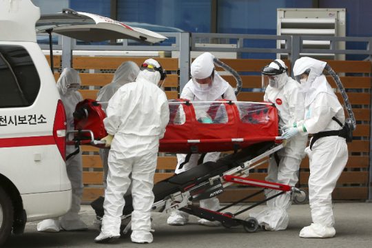 Αλματώδης αύξηση κρουσμάτων στη Ν. Κορέα, δεκάδες οι ασθενείς στην Ιταλία