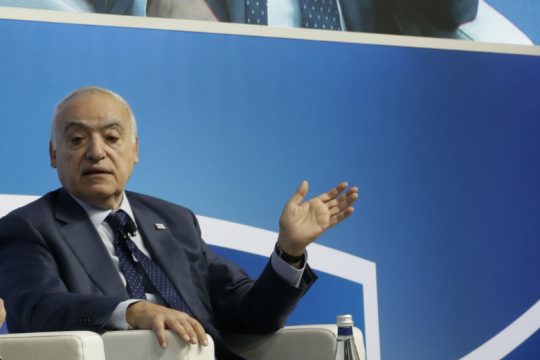 Πολιτικός διάλογος για τη Λιβύη χωρίς τους εμπόλεμους στη Γενεύη