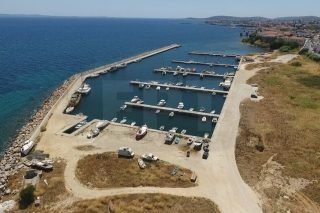 Σε κοινοπραξία συμφερόντων Τσάκου η μαρίνα Χίου