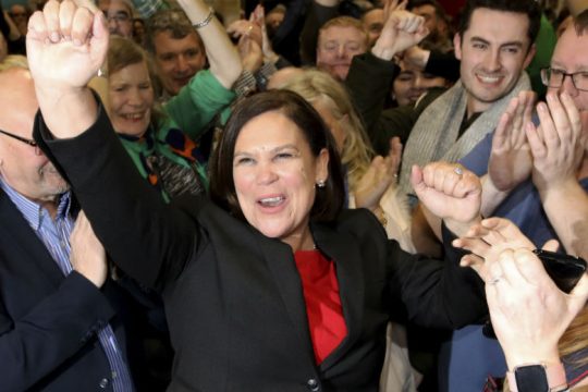 Πρωτιά του Sinn Fein δείχνουν τα πρώτα αποτελέσματα των ιρλανδικών εκλογών