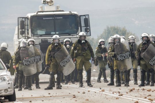 Ξεχειλίζει η οργή για τον κυβερνητικό αυταρχισμό σε Λέσβο και Χίο