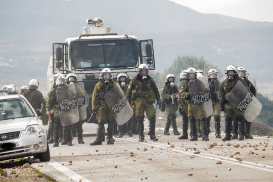 Πήγαν, έδειραν, έβρισαν, έκαψαν και κατέστρεψαν