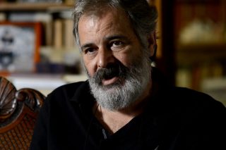 Αγαπάω το δημοτικό τραγούδι όπως τη μάνα και τ’ αδέρφια μου