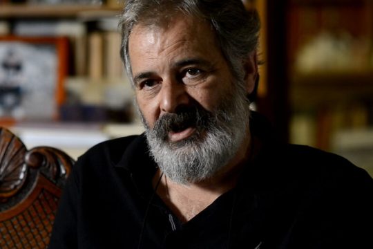 Αγαπάω το δημοτικό τραγούδι όπως τη μάνα και τ’ αδέρφια μου