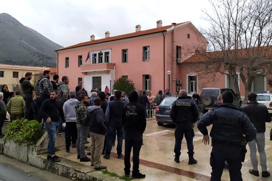 Παραδόθηκε ο δράστης