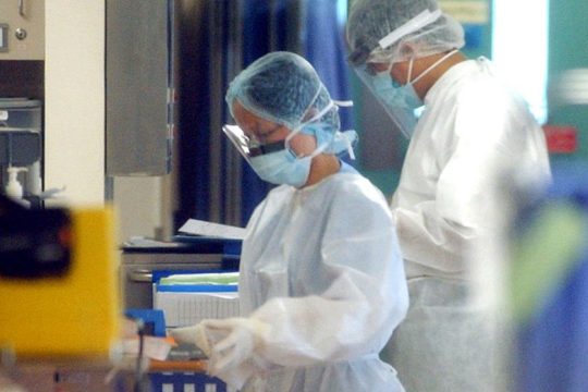 Προληπτικός έλεγχος για κορονοϊό σε 40χρονο στην Πάτρα