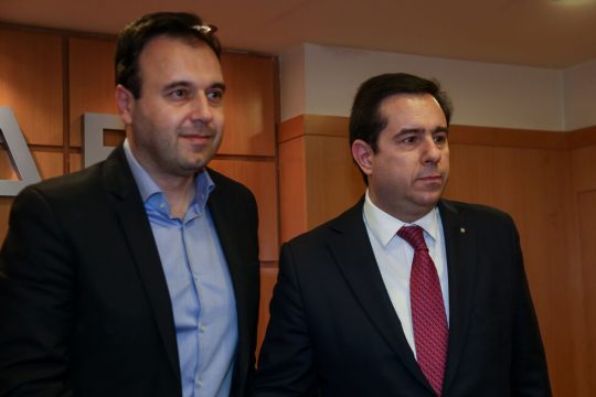 Μηταράκης προς δημάρχους: «Βάλτε πλάτη στο προσφυγικό»