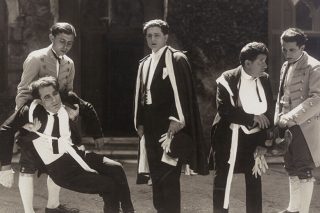 «Οι Απάχηδες των Αθηνών» τραγουδούν ξανά