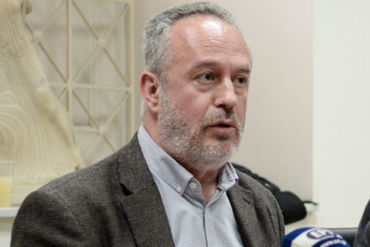 Βάφτισαν «εργατοπατέρα του ΣΥΡΙΖΑ και του ΠΑΜΕ» μέχρι και τον γαλάζιο πρόεδρο της ΑΔΕΔΥ