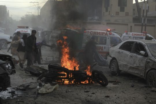 Επίθεση αυτοκτονίας σε διαδήλωση ισλαμιστών στο Πακιστάν