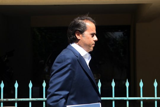 Φαρσοκωμωδία με «βόμβες»
