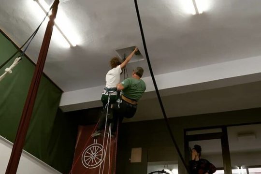 Ακροβατικά με φόντο τον έρωτα