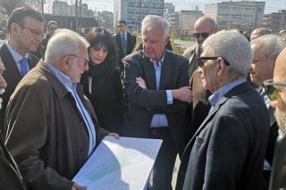 Εμεινε… Πικραμμένος με τις καθυστερήσεις