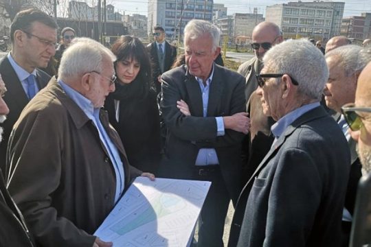 Εμεινε… Πικραμμένος με τις καθυστερήσεις