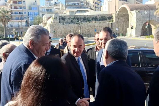Στον ΟΛΗ ο Πλακιωτάκης με στόχο την ιδιωτικοποίηση