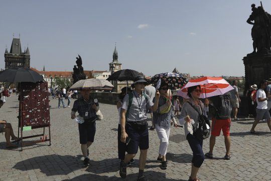 Η Πράγα βάζει φρένο στην επέλαση του Airbnb