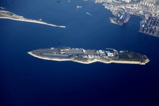 Τρικυμία στα ανοιχτά της Ψυττάλειας