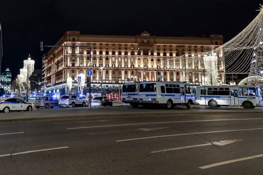 Ρωσία: Υπό έλεγχο όλα τα ΜΜΕ, ακόμη και το BBC, για προπαγάνδα υπέρ των… ναρκωτικών