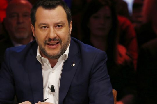 Προκαλεί ξανά ο Σαλβίνι με τα περί «απολίτιστων» γυναικών που κάνουν αμβλώσεις