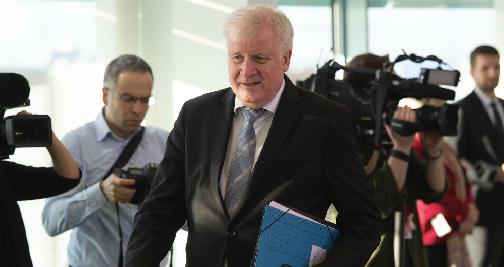Προκαταρκτική εξέταση και δίκαιη κατανομή η γερμανική πρόταση για το άσυλο