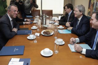 Θετικός στη συζήτηση για μείωση πρωτογενών πλεονασμάτων ο Τζεντιλόνι