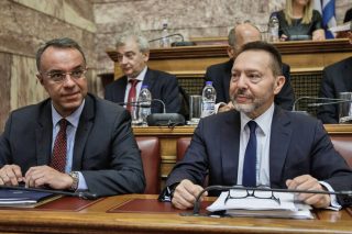 Στον αέρα η αύξηση του κατώτατου μισθού