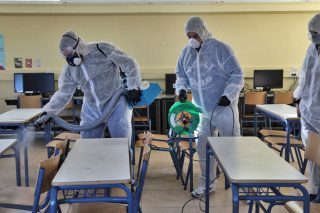 Βλέποντας και κάνοντας με τον κορονοϊό
